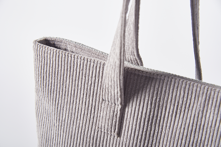 The Grey Seal Tote Set