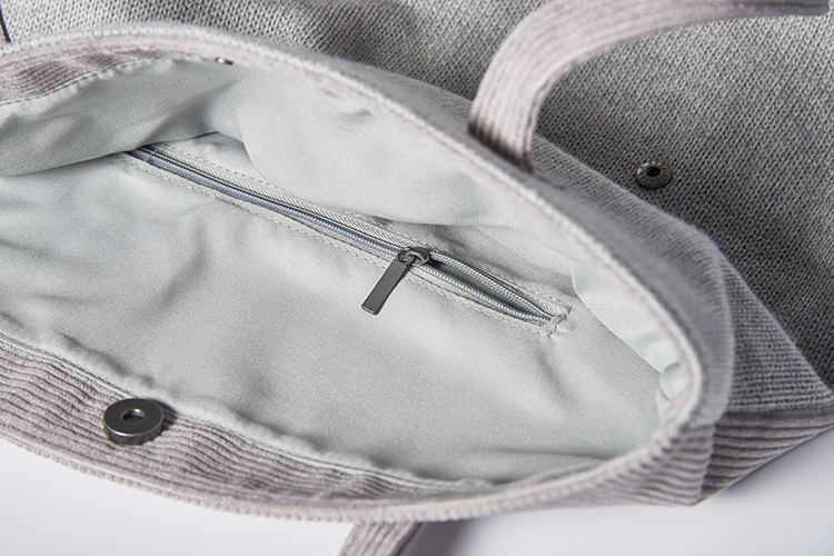 The Grey Seal Tote Set